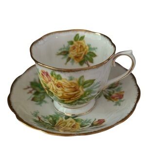 Royal Albert Tea Rose England Floral Teacup And Saucer Bone China Kitschy party